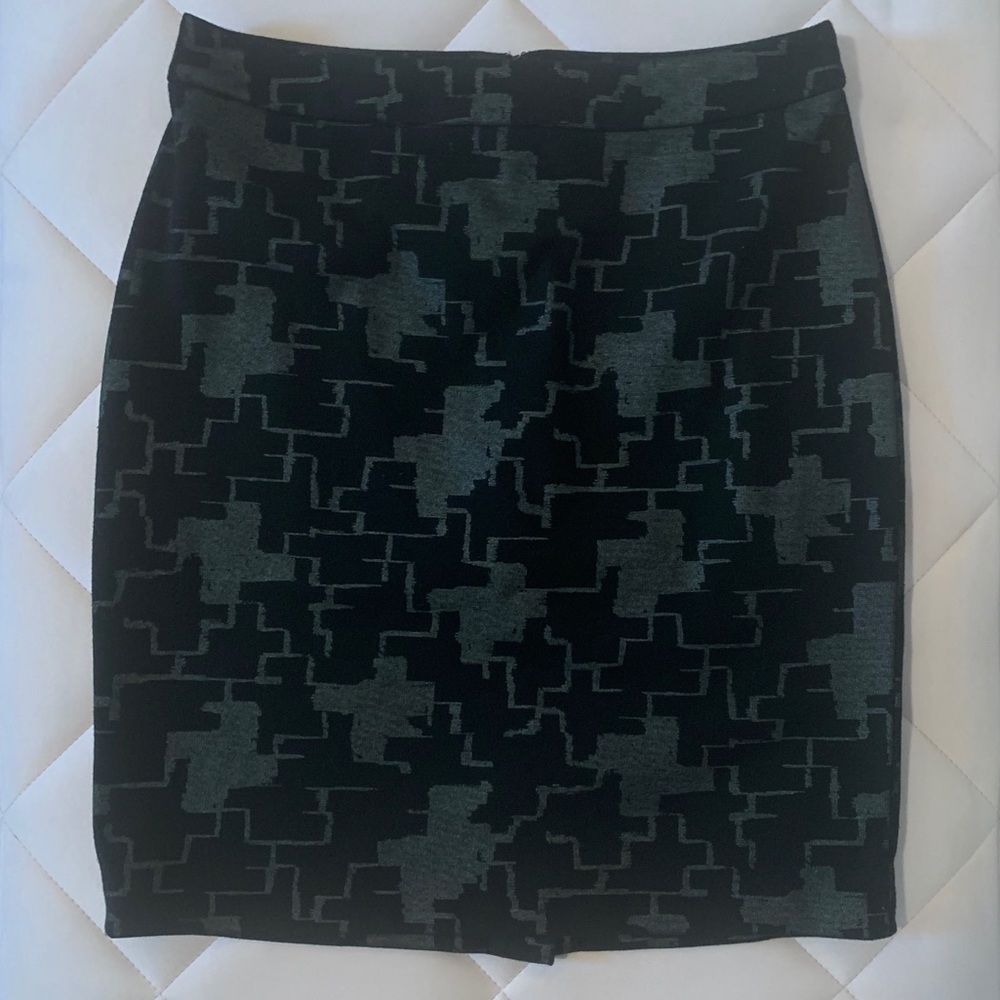 Halogen Black and Gray Patterned Pencil Skirt